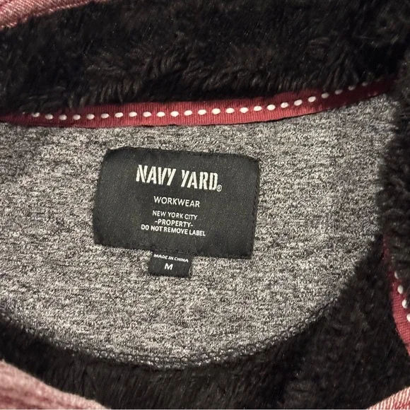 Red Quarter-Zip Sweatshirt with Contrasting Collar - Picture 4 of 5